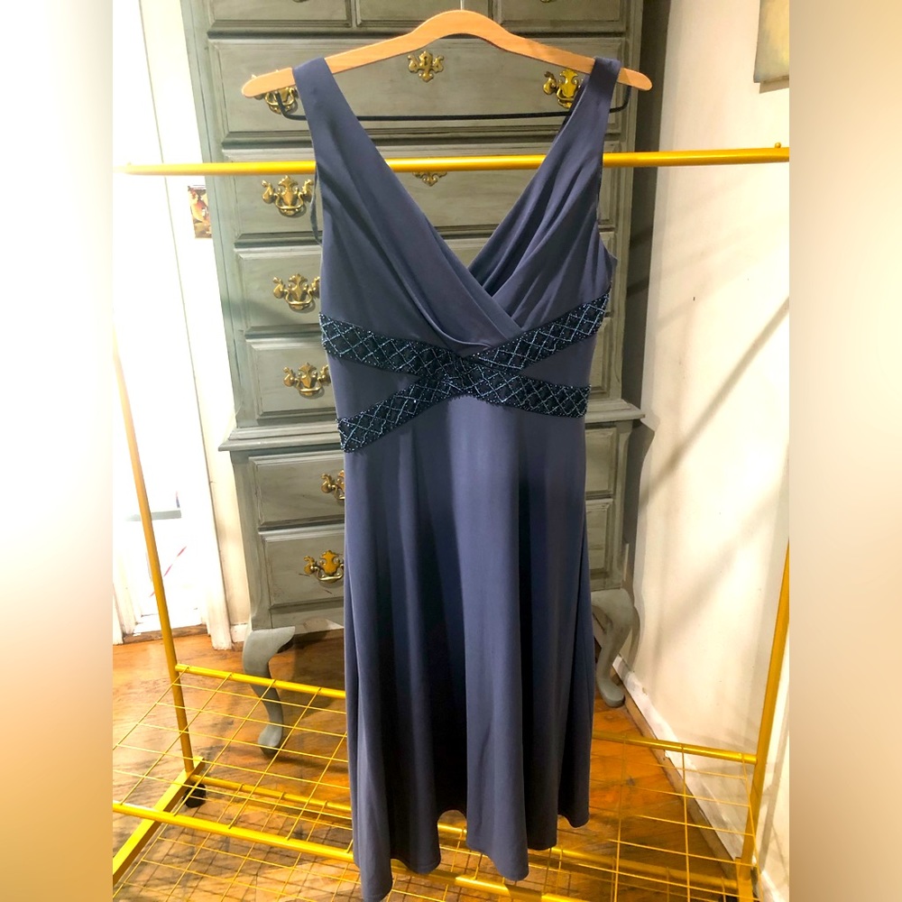 Jessica Howard 8Petite dark grey cocktail dress